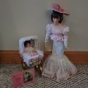 New Paradise Galleries Doll set